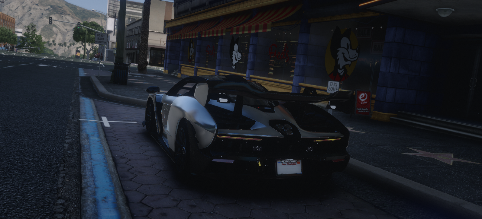 Screenshot of 2019 LEO McLaren Senna | Lore Friendly | FiveM Ready | HQ Model