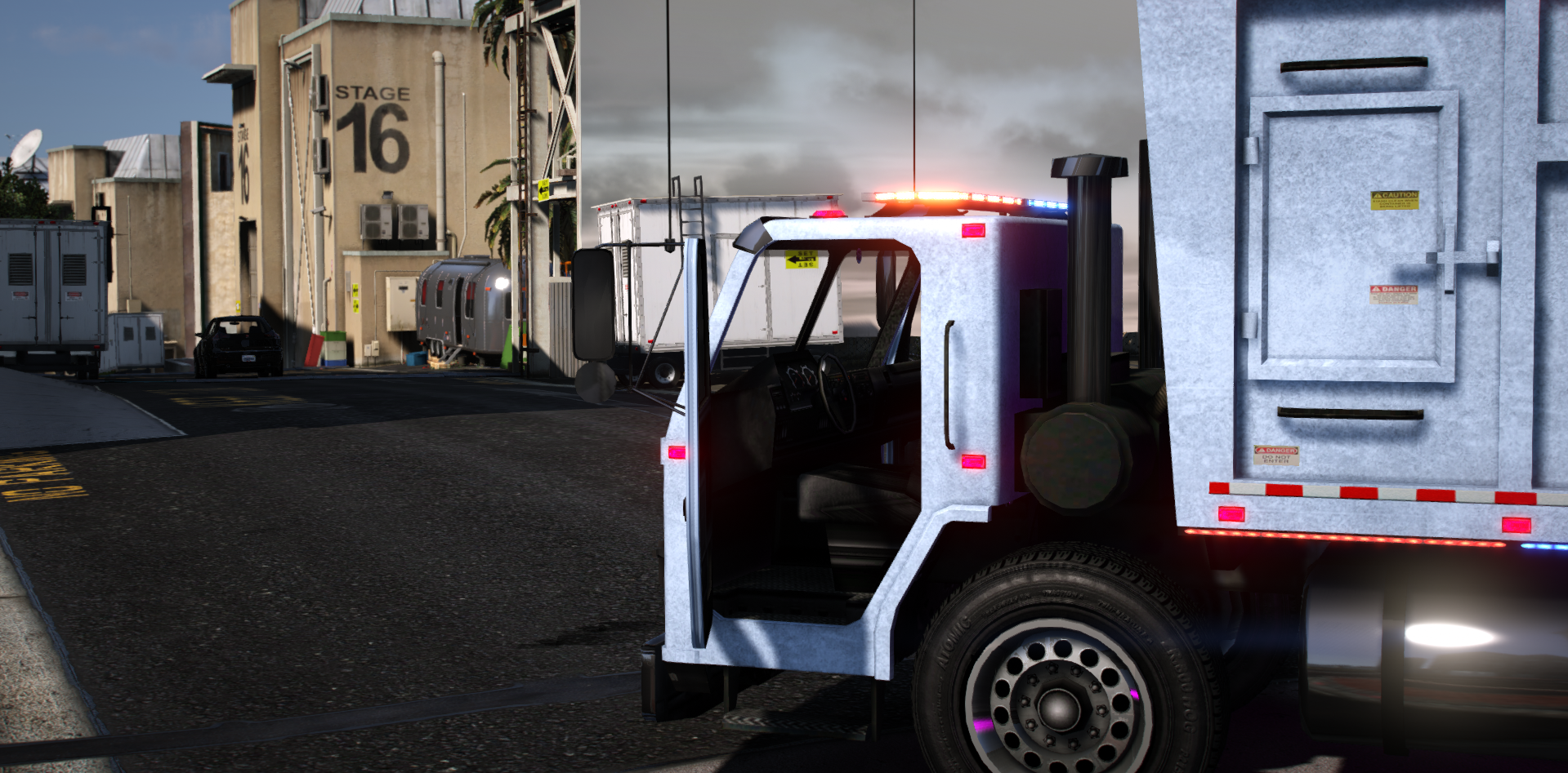 Screenshot of LEO TrashMaster | Lore Friendly | FiveM Ready