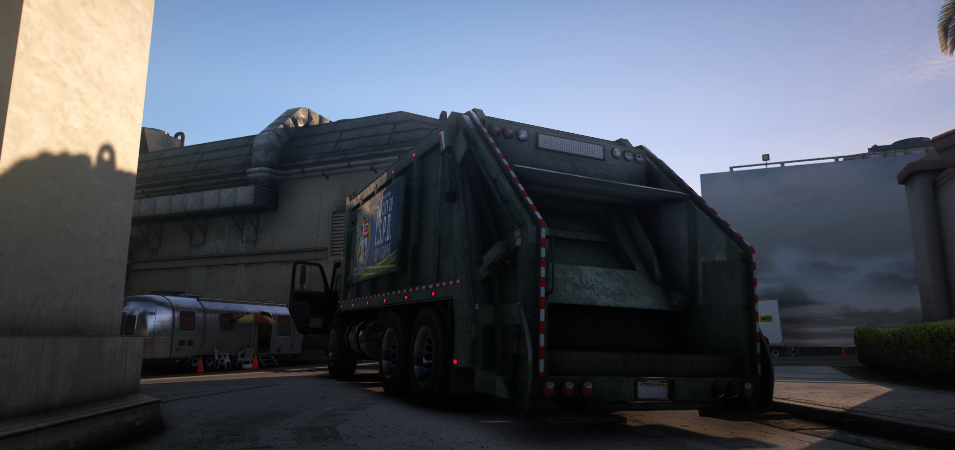 Screenshot of LEO TrashMaster | Lore Friendly | FiveM Ready